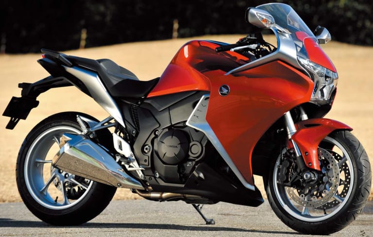 ’10 ホンダVFR1200F|時代を切り拓いた革新のエポックマシン〈世界初/国産初〉’10〜’19セレクション×7台