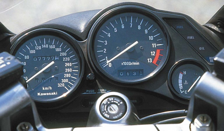 カワサキ ZZ-R1100|時代を切り拓いた革新のエポックマシン:カワサキZZ-R1100【大型初・ラムエア】