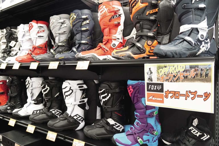 快適な林道ツーリングをサポートしてくれる最新オフロードブーツ×11選 快適な林道ツーリングをサポートしてくれる最新オフロードブーツ×11選