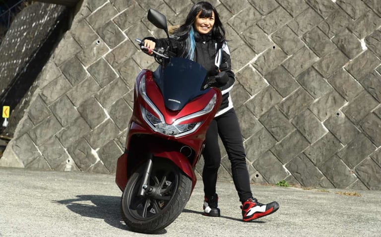 岡崎静夏 ホンダ PCX150ABS|’18ホンダPCX150ABS試乗インプレッション前編【レーシングライダー岡崎静夏】