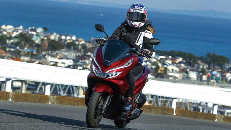 岡崎静夏 ホンダ PCX150ABS|’18ホンダPCX150ABS試乗インプレッション後編【レーシングライダー岡崎静夏】