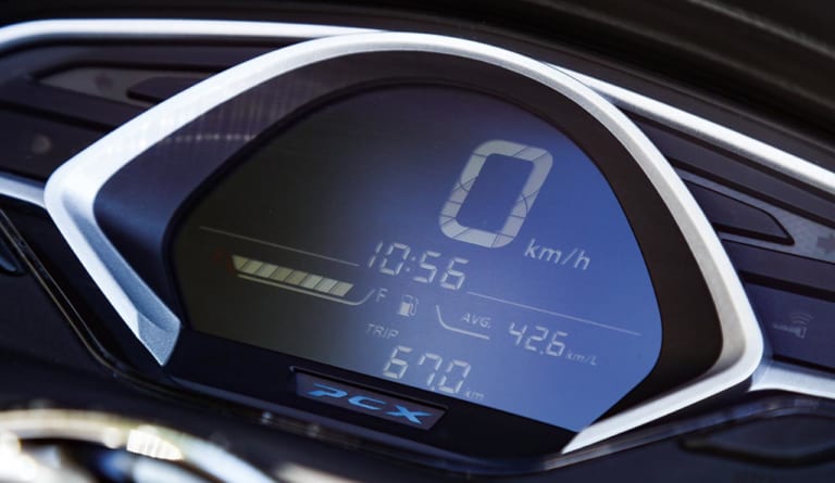 岡崎静夏 ホンダ PCX150ABS|’18ホンダPCX150ABS試乗インプレッション後編【レーシングライダー岡崎静夏】