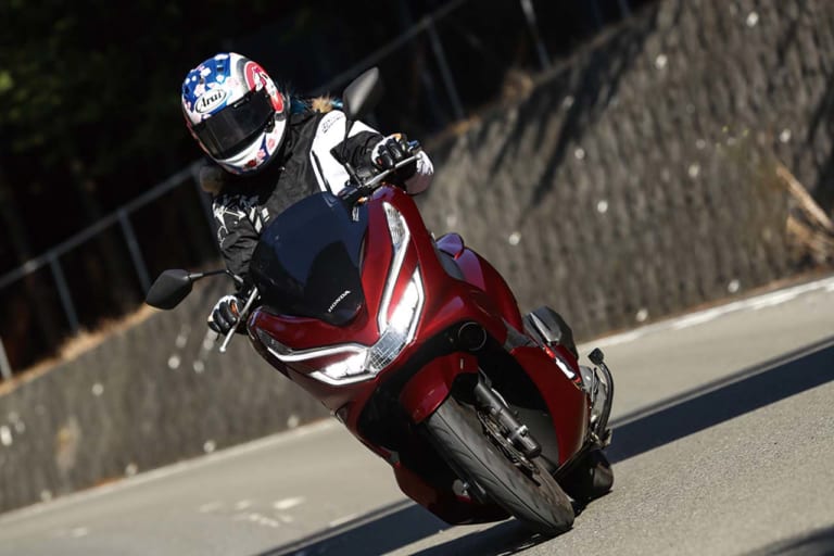 岡崎静夏 ホンダ PCX150ABS|’18ホンダPCX150ABS試乗インプレッション後編【レーシングライダー岡崎静夏】