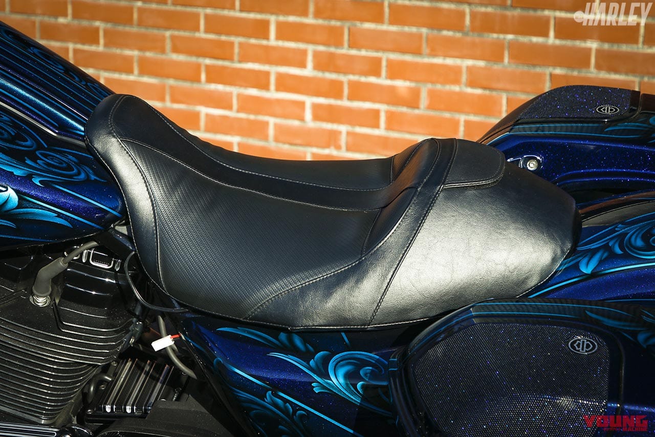 シュアショット FLHXSE CVO STREETGLIDE シート|カムを1本化したシュアショットのハーレーバガーカスタム【HRCS2019栄冠の実力】