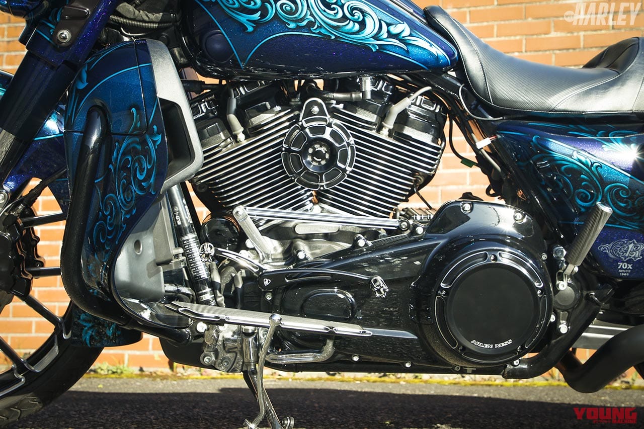 シュアショット FLHXSE CVO STREETGLIDE エンジン左側|カムを1本化したシュアショットのハーレーバガーカスタム【HRCS2019栄冠の実力】