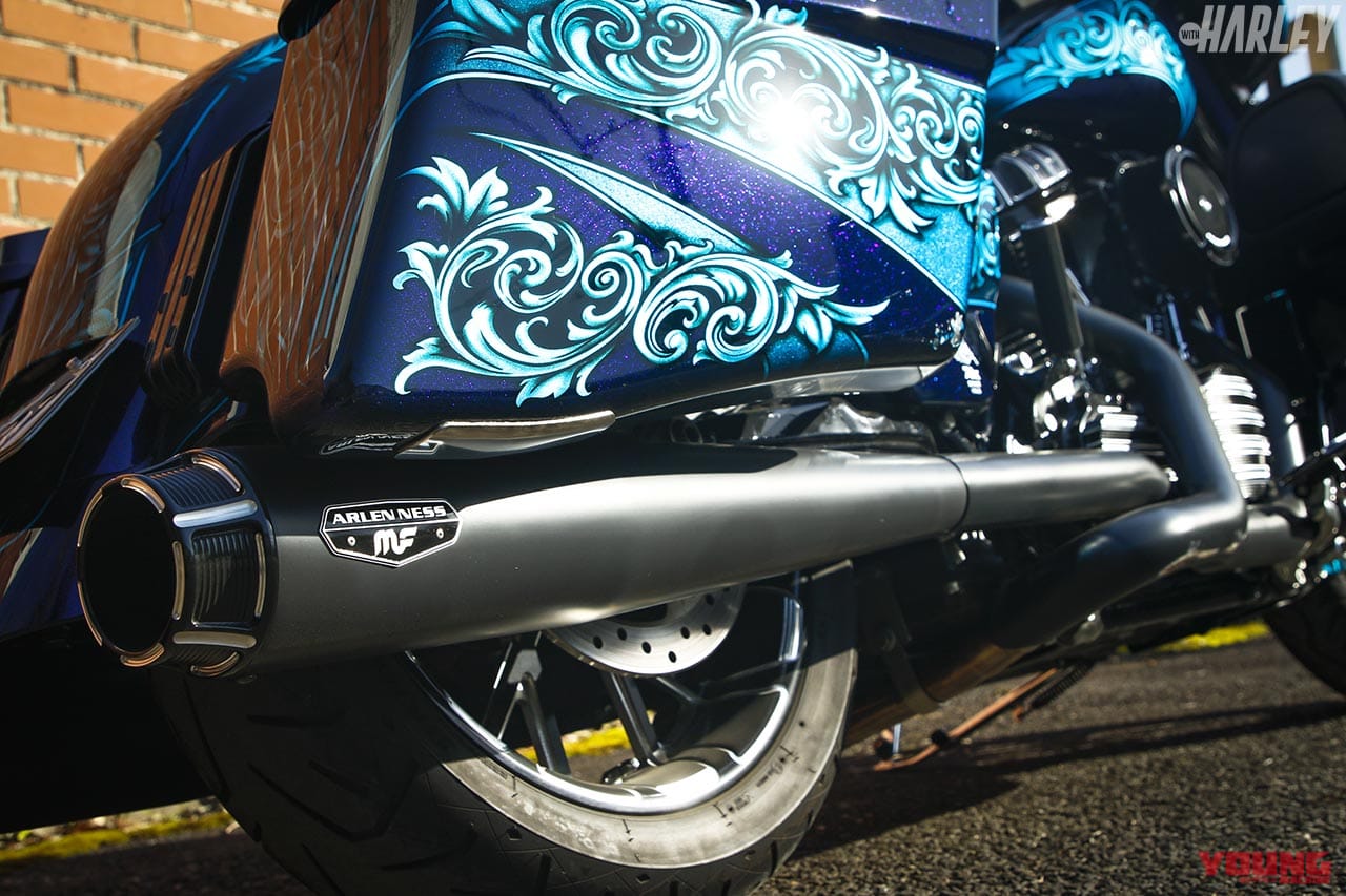 シュアショット FLHXSE CVO STREETGLIDE マフラー|カムを1本化したシュアショットのハーレーバガーカスタム【HRCS2019栄冠の実力】