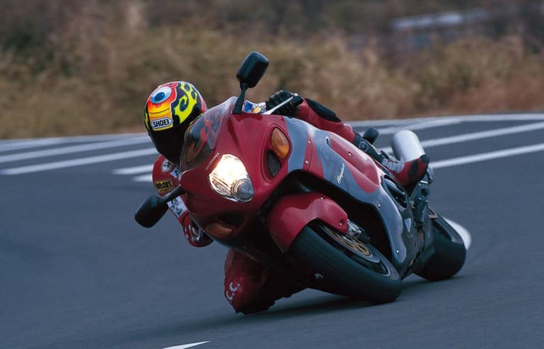 スズキ GSX1300Rハヤブサ|時代を拓いた革新のエポックマシン:スズキGSX1300Rハヤブサ【実測300km/h】