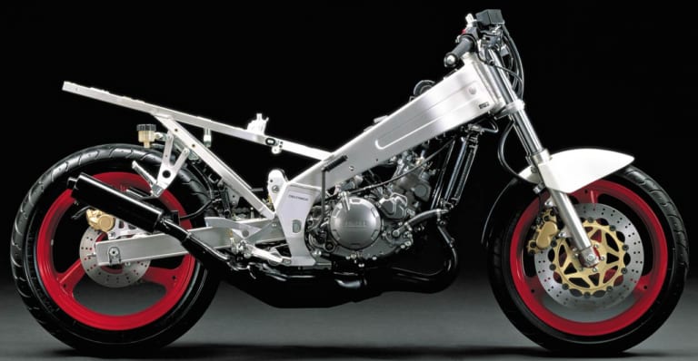 ヤマハTZR250|時代を拓いた革新のエポックマシン:ヤマハTZR250/R【レプリカブームの火付け役】