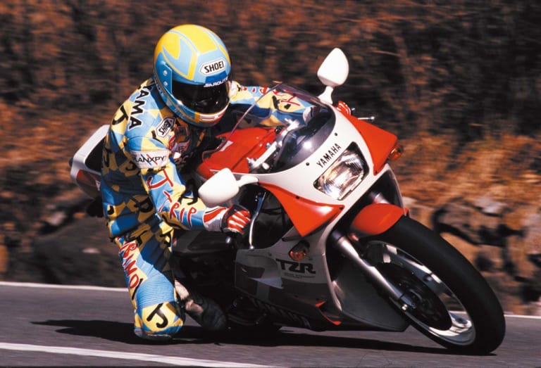 ヤマハTZR250|時代を拓いた革新のエポックマシン:ヤマハTZR250/R【レプリカブームの火付け役】