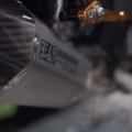 【映像】早くサウンドを聴きたい! ヨシムラ製「ニンジャZX-25R用」フルエキゾーストが姿を現す