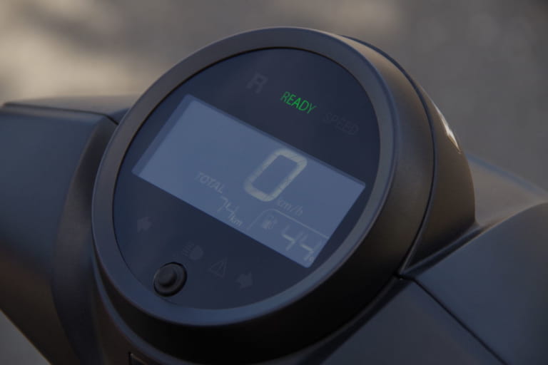 ホンダ ベンリィe:I|ディスプレイ|ホンダ ベンリィe:I/プロ〈いま国内で買える新型バイクカタログ|原付一種 新基準原付(125-50cc)〉【2026最新版】