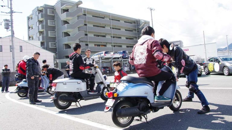 二輪車利用環境改善部会レポート|免許のない高校生がバイクを体験【三ない運動が阻んできた体験型学習が実現】