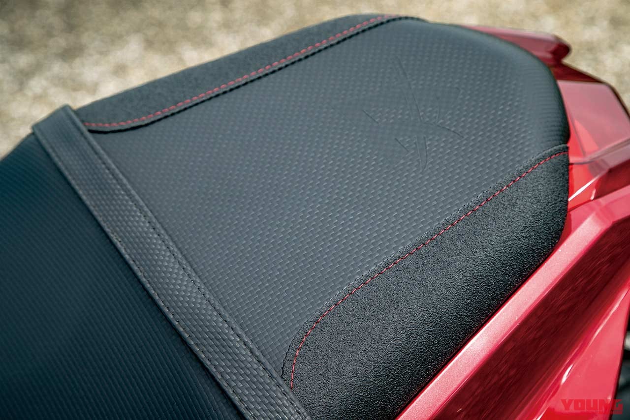 スズキ KATANA|市販化熱望!”赤刀&艶無黒刀”見参【KATANA唯一無二の存在感を特別色で表現】