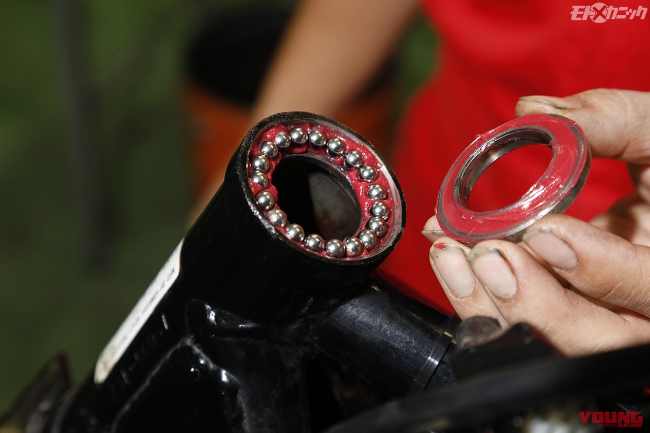 モトジョイ「とことん整備」ステムベアリング|絶版バイク整備の要・”首”と”腰”を中心に徹底チェック【モトジョイ とことん整備】