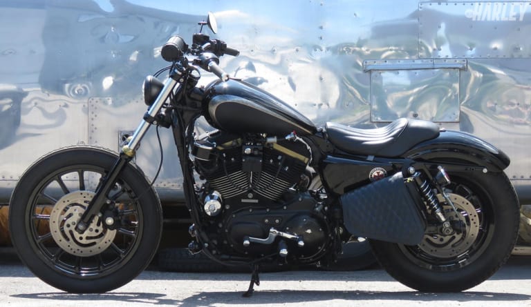 ハーレーダビッドソンXL883R S&Fモーターサイクルカスタム|ハーレー スポーツスター883Rカスタム【軽快なフットワークとシャープなルックス】