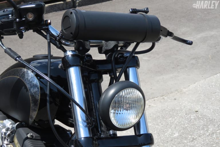 ハーレーダビッドソンXL883R S&Fモーターサイクルカスタム|ハーレー スポーツスター883Rカスタム【軽快なフットワークとシャープなルックス】