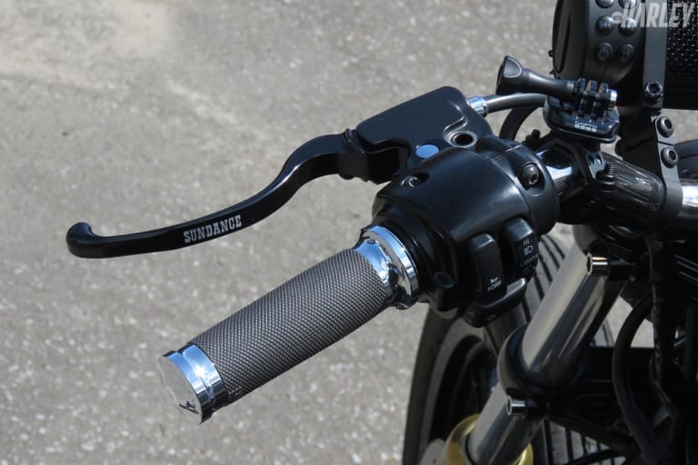 ハーレーダビッドソンXL883R S&Fモーターサイクルカスタム|ハーレー スポーツスター883Rカスタム【軽快なフットワークとシャープなルックス】