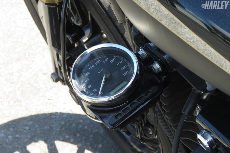 ハーレーダビッドソンXL883R S&Fモーターサイクルカスタム|ハーレー スポーツスター883Rカスタム【軽快なフットワークとシャープなルックス】