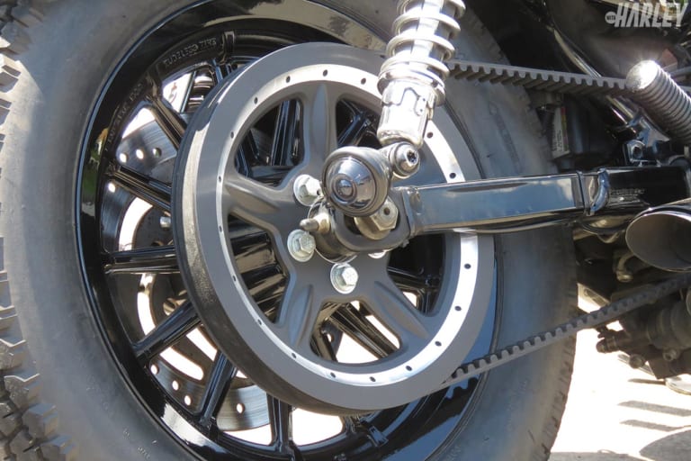 ハーレーダビッドソンXL883R S&Fモーターサイクルカスタム|ハーレー スポーツスター883Rカスタム【軽快なフットワークとシャープなルックス】