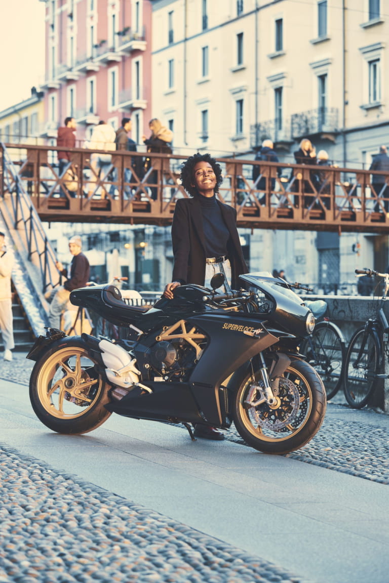 工場再稼働のMVアグスタが「スーパーベローチェ800」に追加カラーを