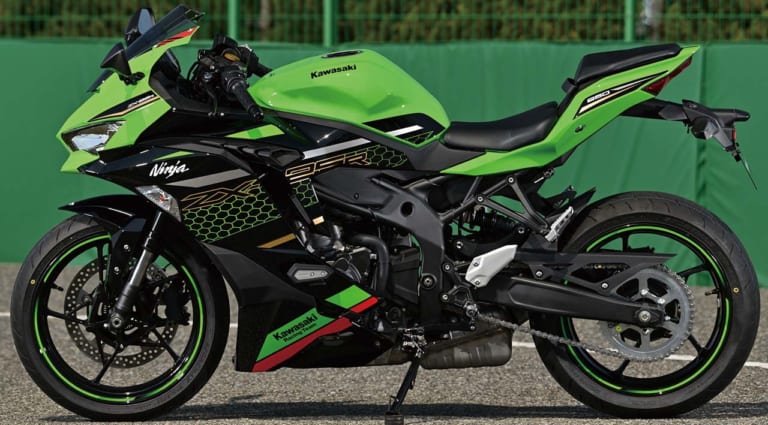 カワサキ ニンジャZX-25R|’20カワサキ ニンジャZX-25R市販予定車 実物チェック【正式発表までもう少し】