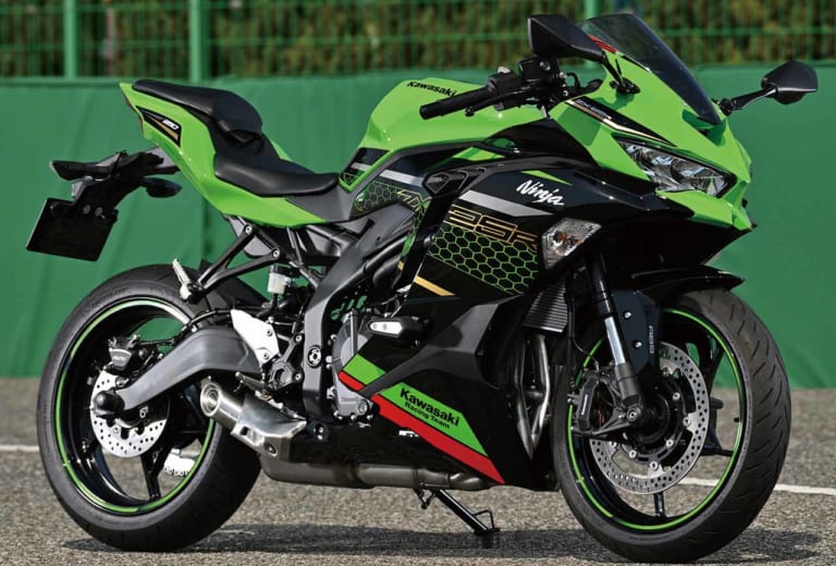 カワサキ ニンジャZX-25R|’20カワサキ ニンジャZX-25R市販予定車 実物チェック【正式発表までもう少し】