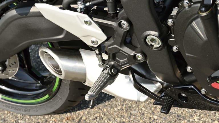 カワサキ ニンジャZX-25R|’20カワサキ ニンジャZX-25R市販予定車 実物チェック【正式発表までもう少し】