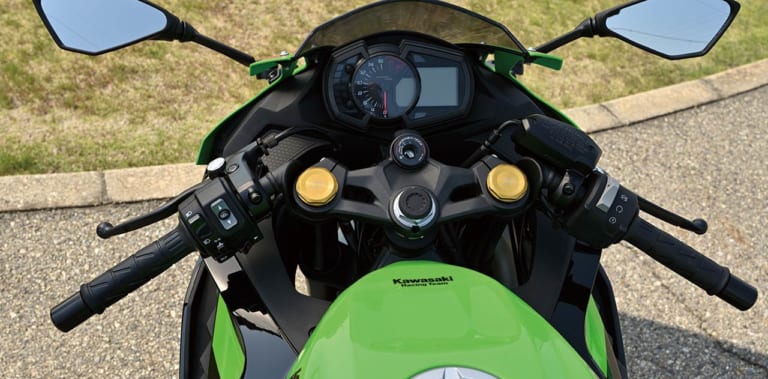 カワサキ ニンジャZX-25R|’20カワサキ ニンジャZX-25R市販予定車 実物チェック【正式発表までもう少し】
