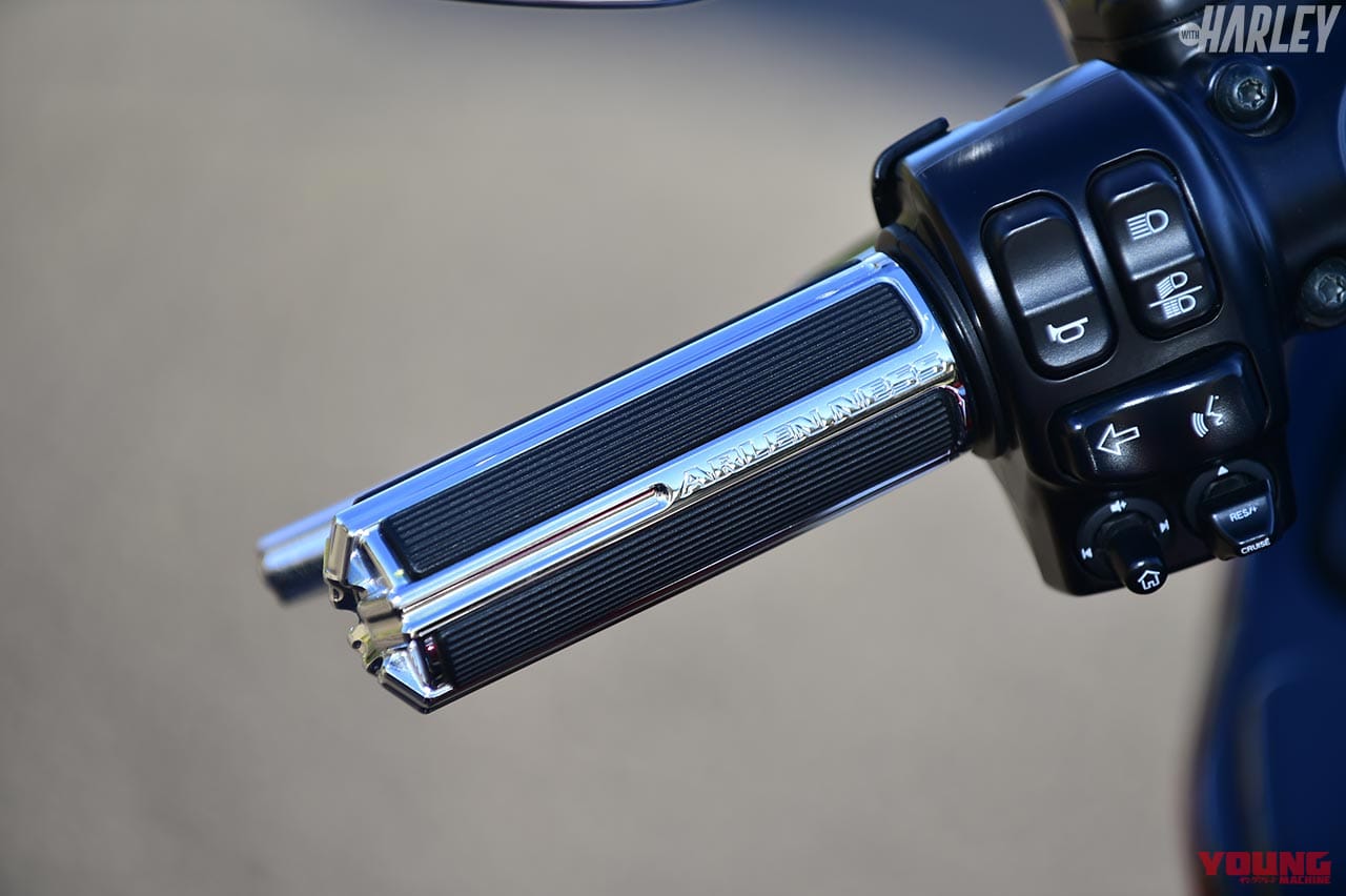 左グリップ|S&S T124エンジンを合法車検対応に。ボルトオンキット搭載ハーレーバガーカスタム