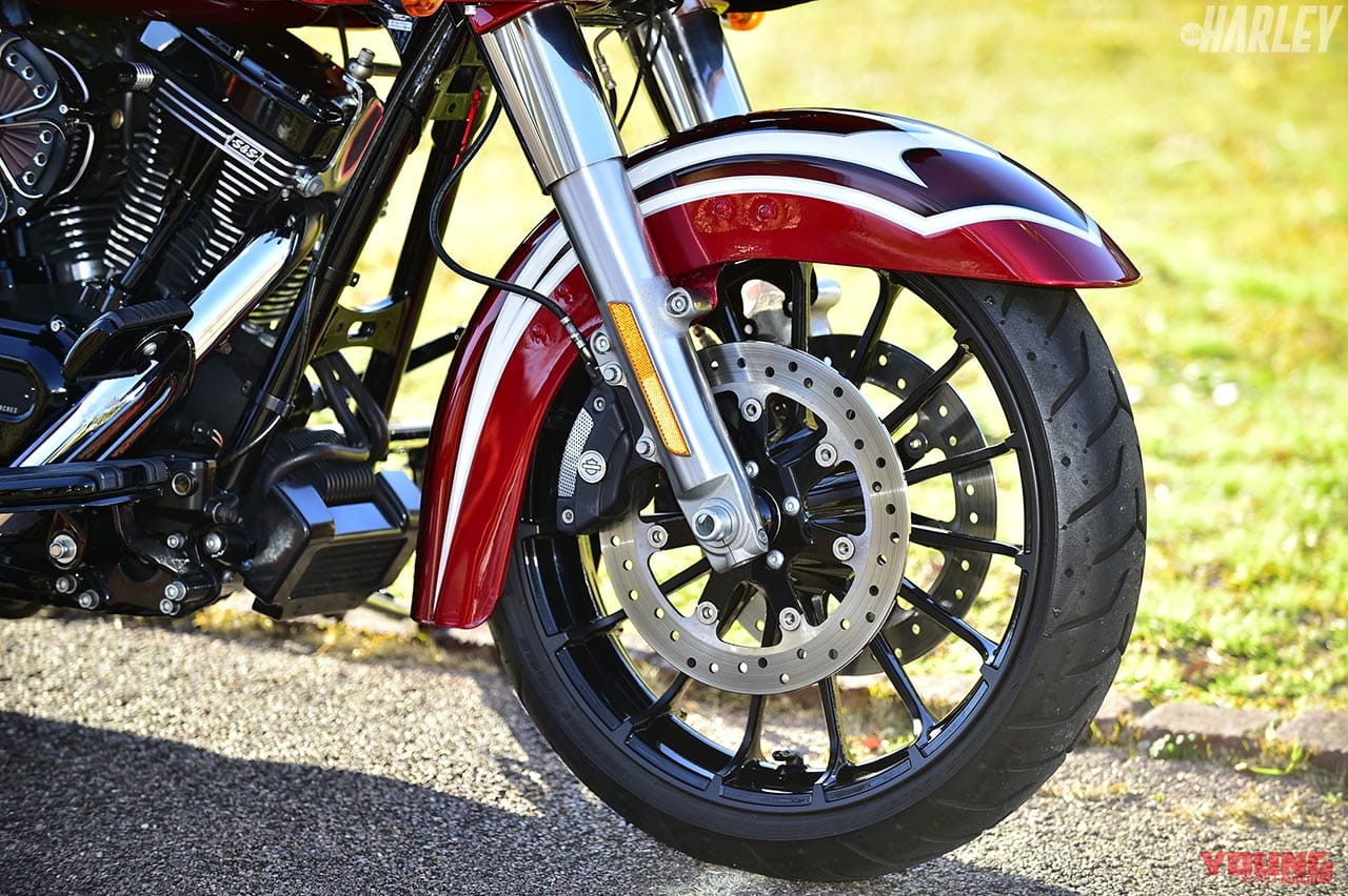 フロント周り|S&S T124エンジンを合法車検対応に。ボルトオンキット搭載ハーレーバガーカスタム