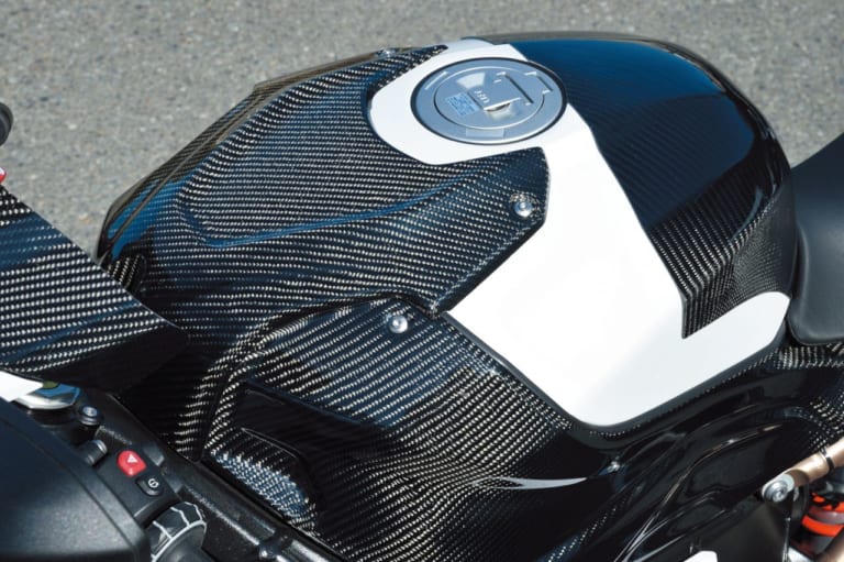 マジカルレーシングBMW S1000RRカスタム|’19 BMW S1000RRマジカルレーシングカスタム【カーボンボディパーツ装着】