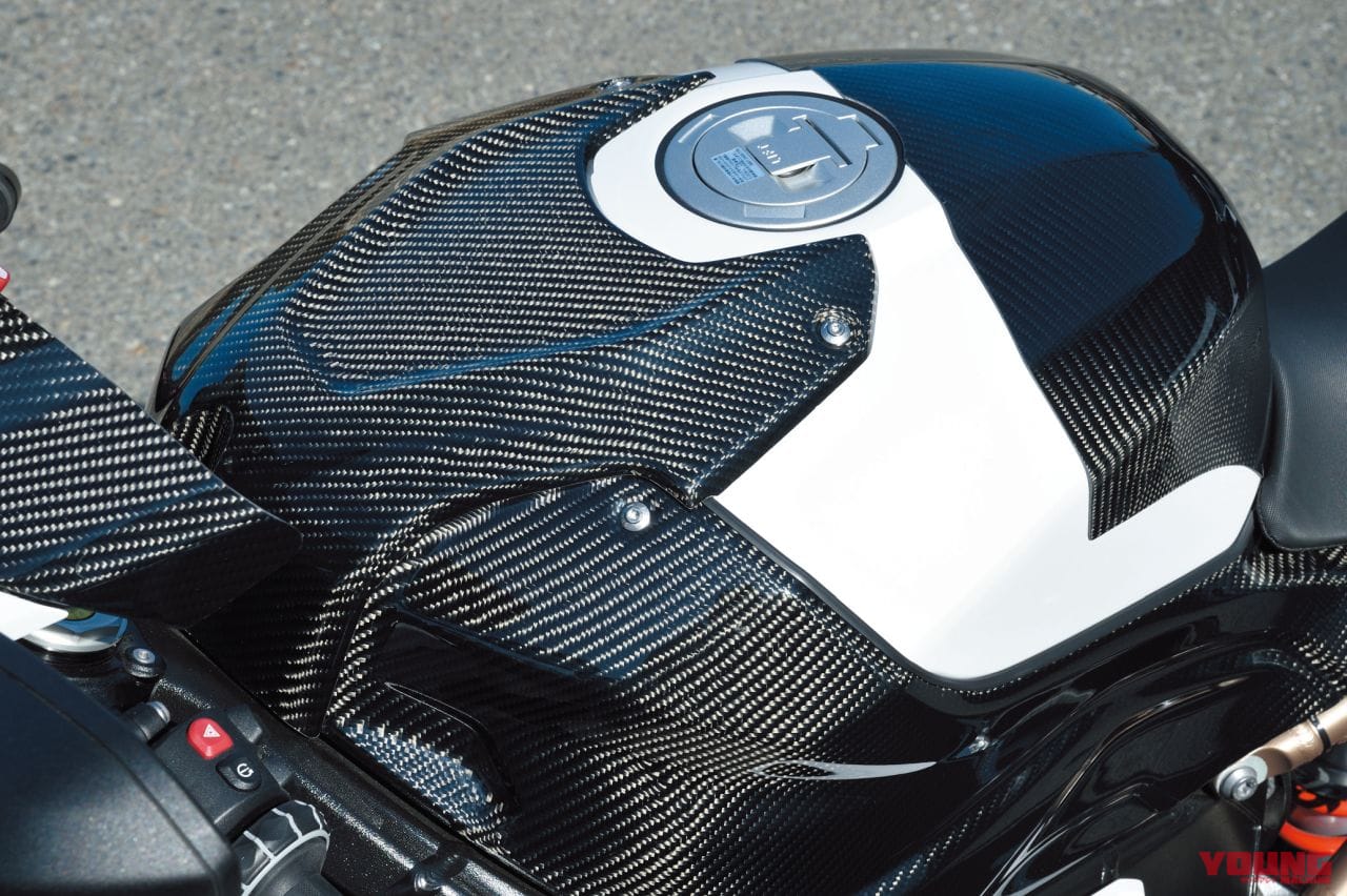 マジカルレーシングBMW S1000RRカスタム|’19 BMW S1000RRマジカルレーシングカスタム【カーボンボディパーツ装着】