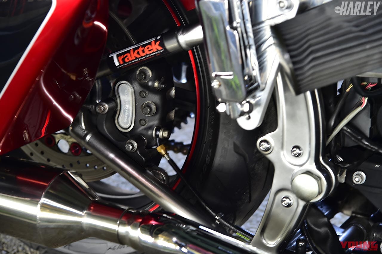 専用開発されたスイングアーム|アメリカ大陸横断前提のハーレー最強ホッドロッドツアラー・サンダンス「トランザム」