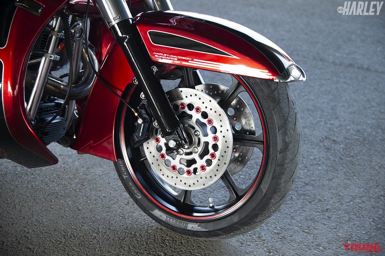 フロントまわり|アメリカ大陸横断前提のハーレー最強ホッドロッドツアラー・サンダンス「トランザム」