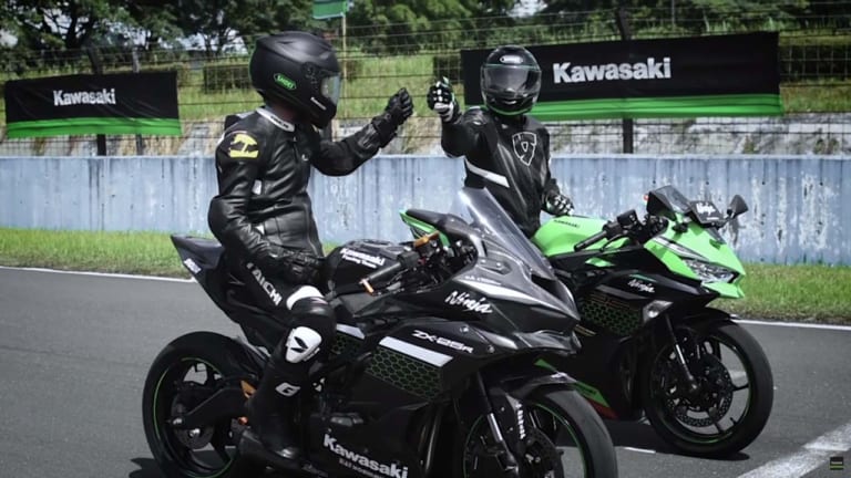 映像】ヨシムラサウンド全開！ カワサキ「ニンジャZX-25R