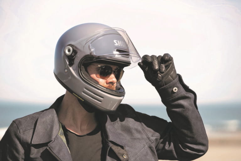 最新技術をクラシカルデザインに！ SHOEI「グラムスター