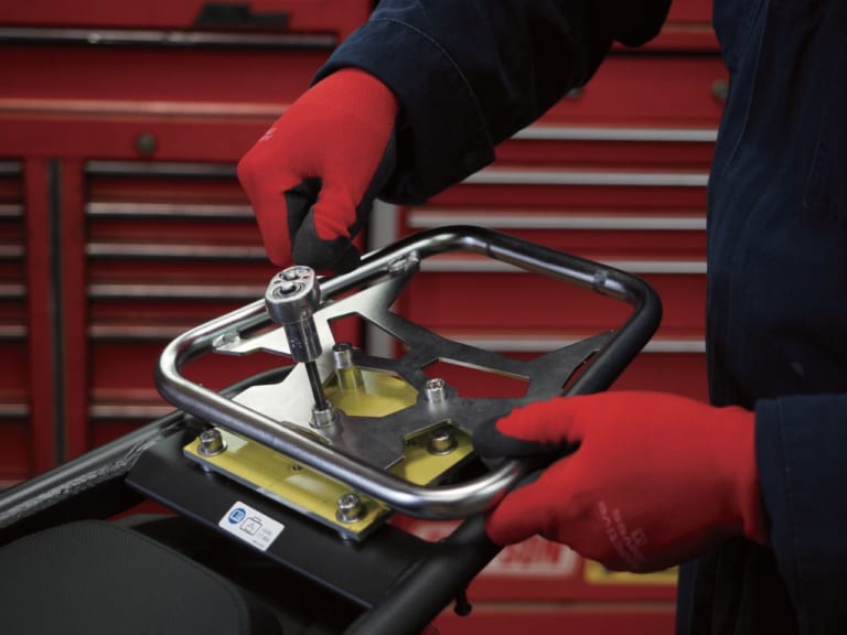 ホンダADV150ラリーカスタム|「ADV150ラリー」カスタムプロジェクト#2【トップケース取り付けステー制作開始】