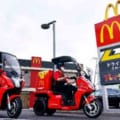 マクドナルドがデリバリーサービスに電動3輪バイク「AAカーゴ」をテスト導入