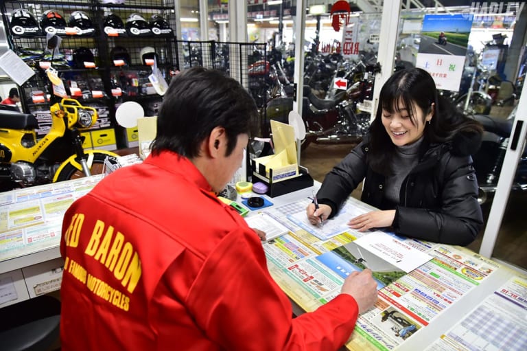 レッドバロンでハーレー購入大作戦|レッドバロンでハーレーダビッドソン購入大作戦【愛佳&朱香、お気に入り購入の顛末】