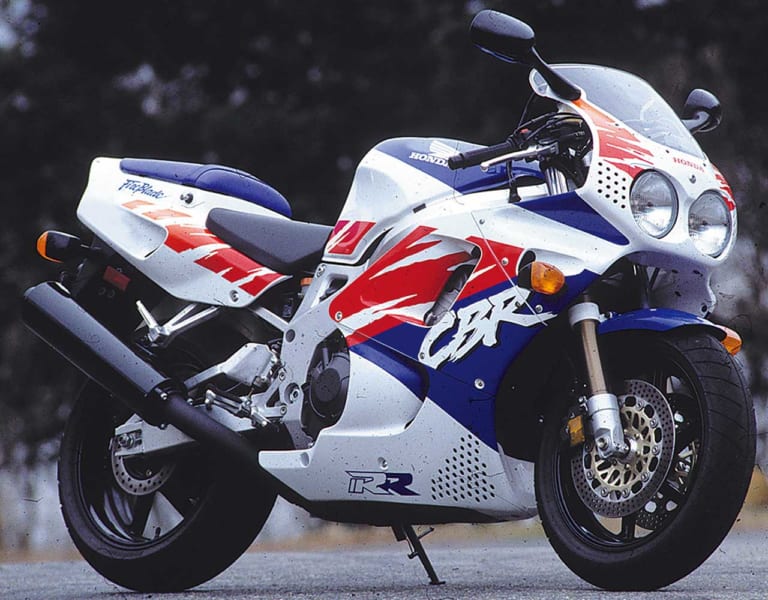 ホンダCBR900RRファイアーブレード|時代を切り拓いた革新のエポックマシン:ホンダCBR900RRファイアーブレード