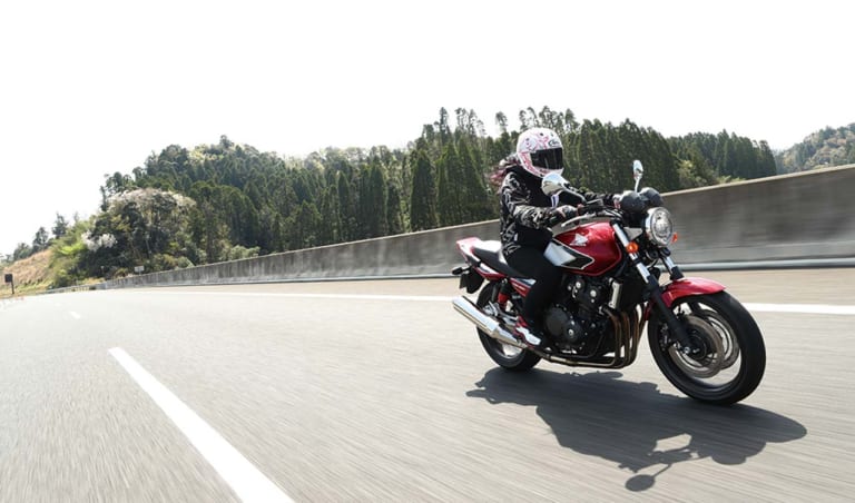 岡崎静夏の’20ホンダCB400 SF試乗インプレ|岡崎静夏の’20ホンダCB400 SF試乗インプレ後編【優れたスポーツのツール】