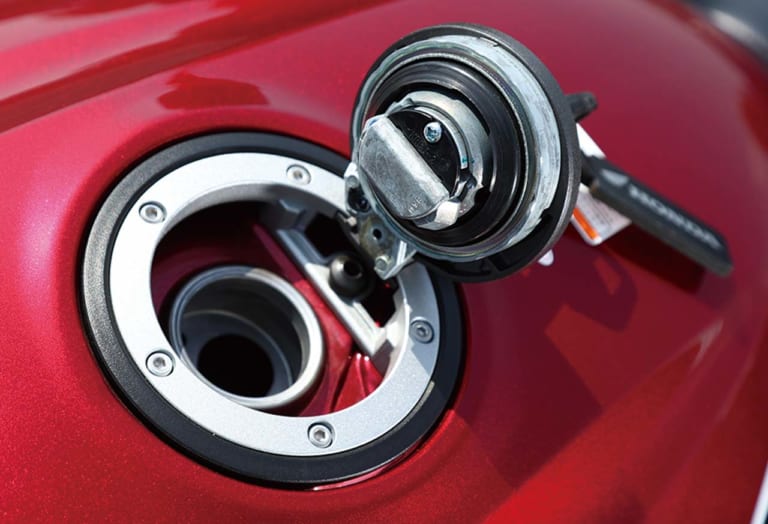 岡崎静夏の’20ホンダCB400 SF試乗インプレ|岡崎静夏の’20ホンダCB400 SF試乗インプレ後編【優れたスポーツのツール】