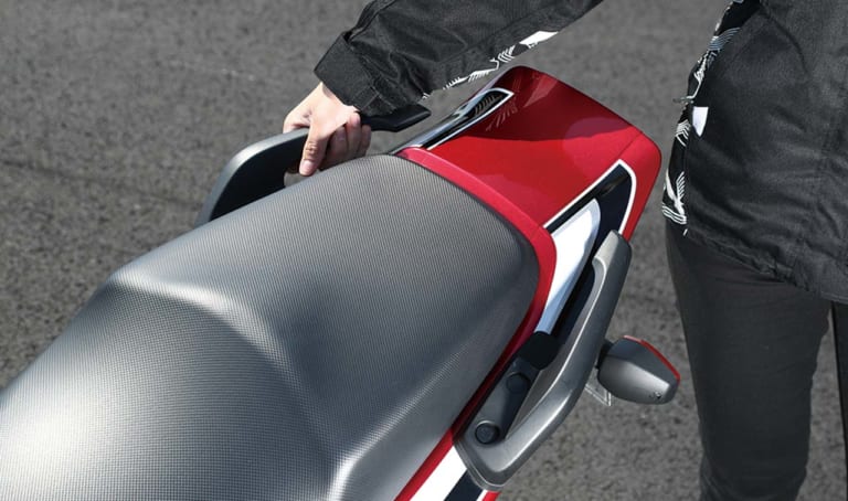 岡崎静夏の’20ホンダCB400 SF試乗インプレ|岡崎静夏の’20ホンダCB400 SF試乗インプレ後編【優れたスポーツのツール】