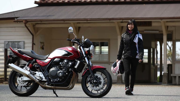 岡崎静夏の’20ホンダCB400 SF試乗インプレ|岡崎静夏の’20ホンダCB400 SF試乗インプレ後編【優れたスポーツのツール】