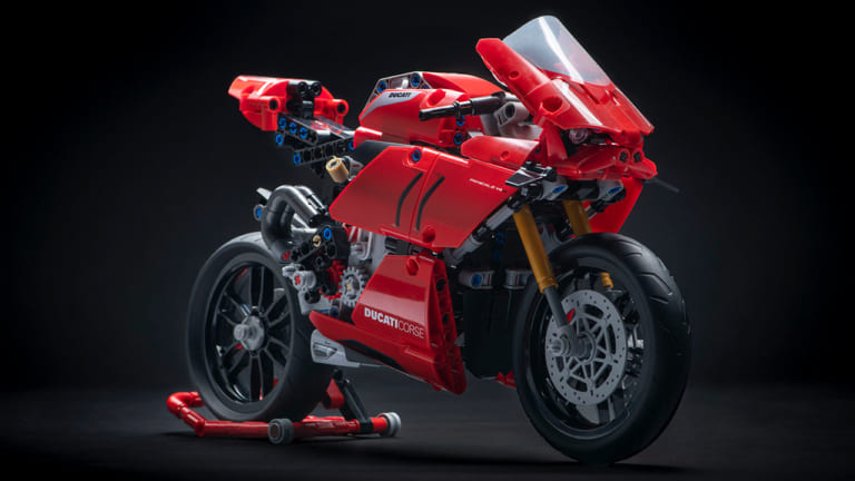 ドゥカティ パニガーレV4R レゴ テクニック|ドゥカティ パニガーレV4Rの精巧な”レゴ”登場【エンジンが回転する!】