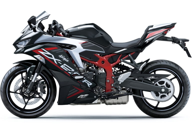 カワサキ「ニンジャZX-25R」はラムエア46psで82万5000円から【国内正式 