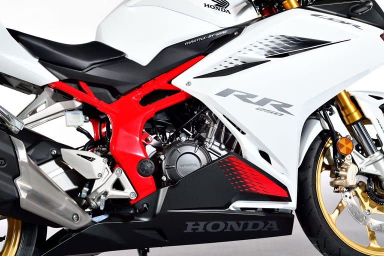 HONDA CBR250RR|中古相場もわかる! ホンダ「CBR250RR」歴代モデル図鑑【2020年モデル:ZX-25Rを迎撃するアップデート】