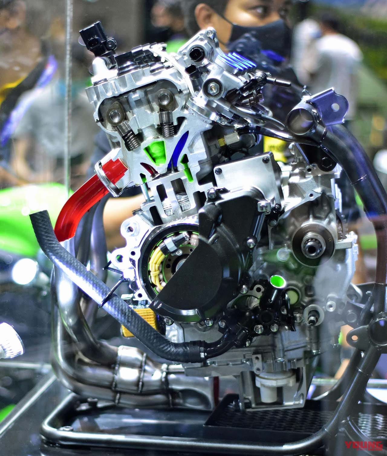 カワサキ ニンジャZX-25R|ZXR250超えのショートストローク!カワサキ「ニンジャZX-25R」機械加工はH2やZX-10R並み【エンジン解説】