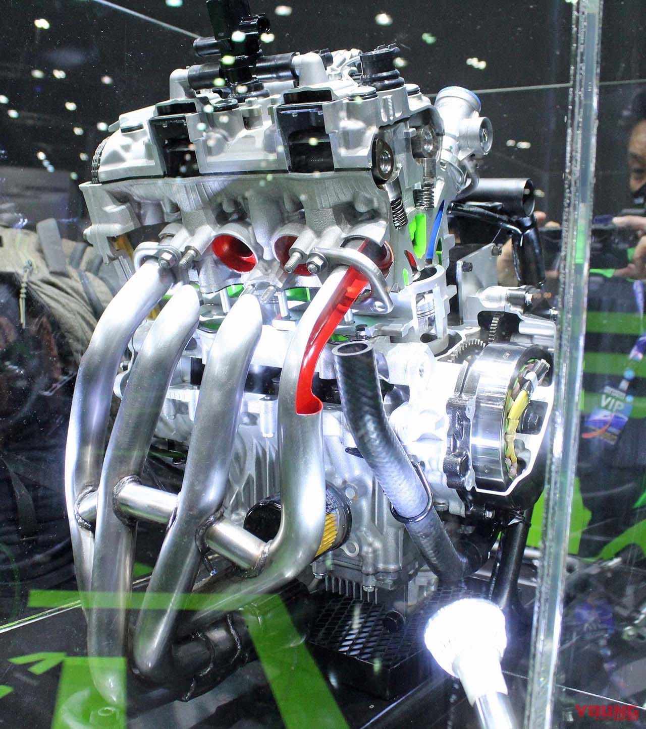 カワサキ ニンジャZX-25R|ZXR250超えのショートストローク!カワサキ「ニンジャZX-25R」機械加工はH2やZX-10R並み【エンジン解説】