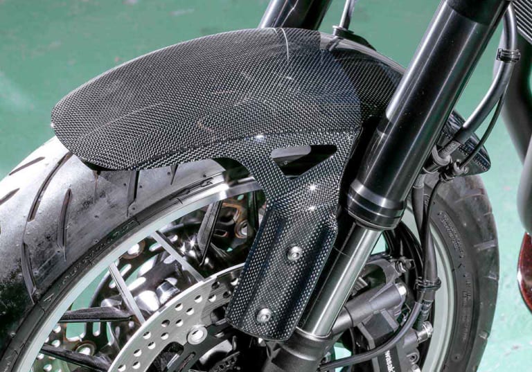 フロントフェンダー|カワサキZ900RSをカーボンエアロでスポーティにドレスアップ【ブレス アールズ】